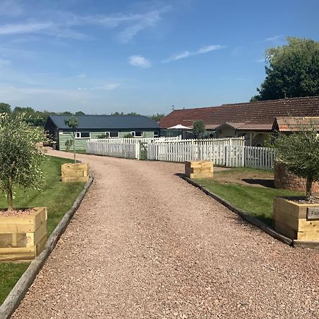 Hartpury Woodpecker Cottage At Frog Trotters Cottages מראה חיצוני תמונה