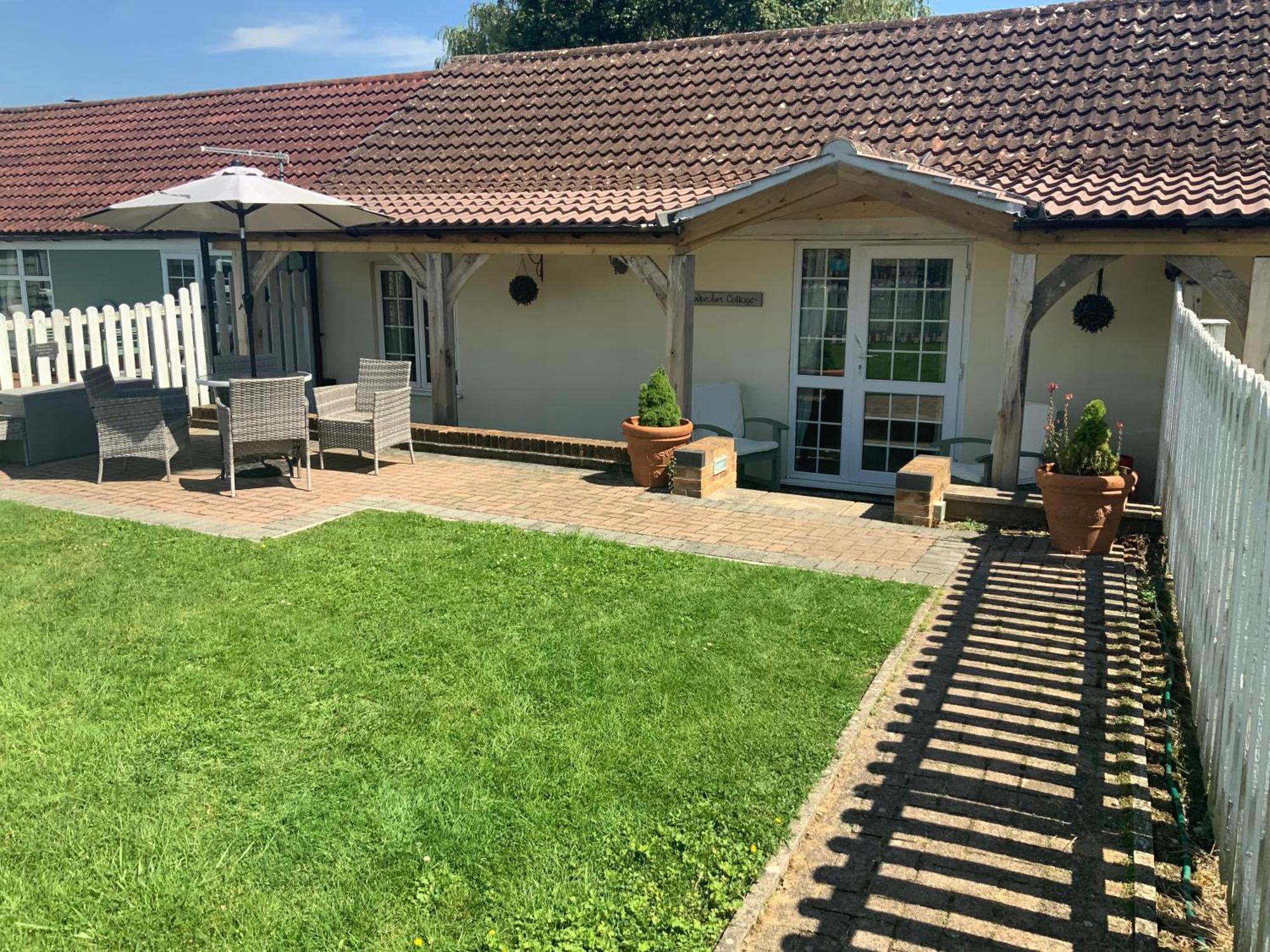 Hartpury Woodpecker Cottage At Frog Trotters Cottages מראה חיצוני תמונה