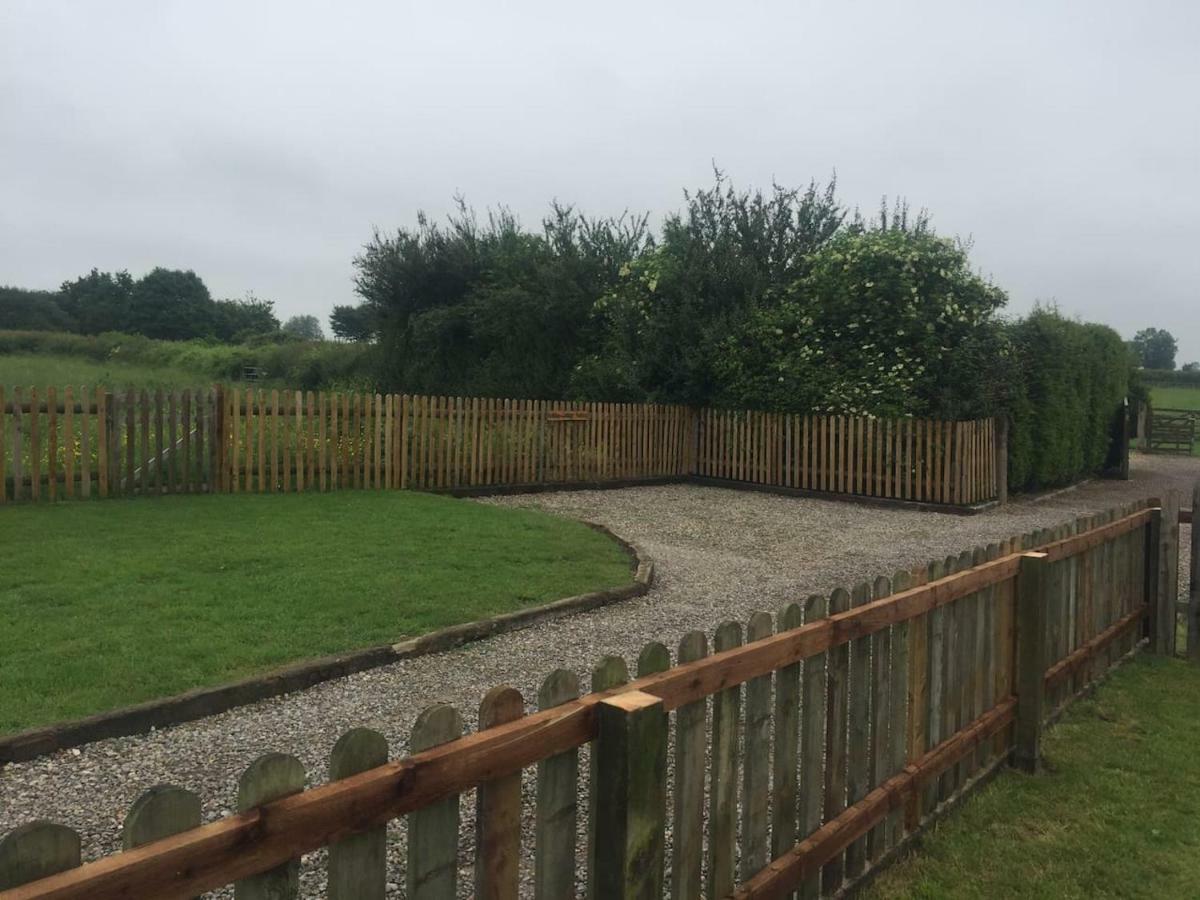 Hartpury Woodpecker Cottage At Frog Trotters Cottages מראה חיצוני תמונה